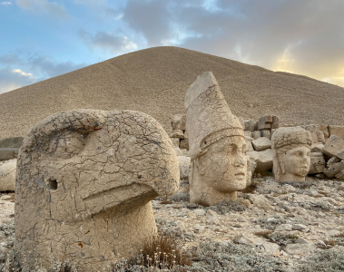 Киликия и Северна Месопотамия - между Тигър и Ефрат, Немрут и Фригия